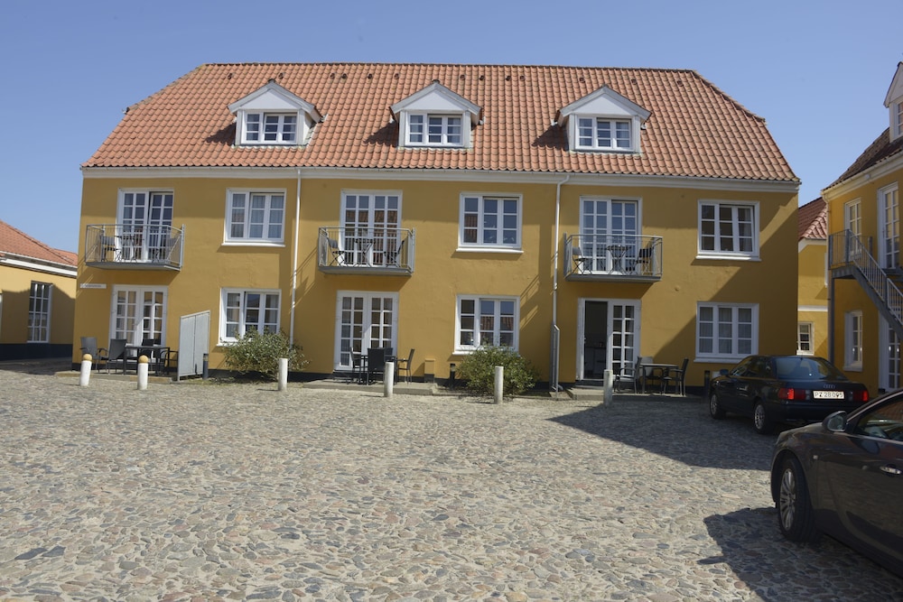 l kken badehotel apartments