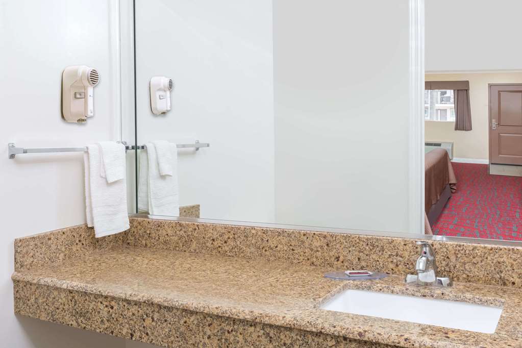 travelodge inn and suites by wyndham bell los angeles area