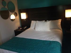 rockaway hotel brooklyn