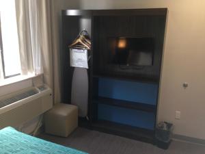 rockaway hotel brooklyn