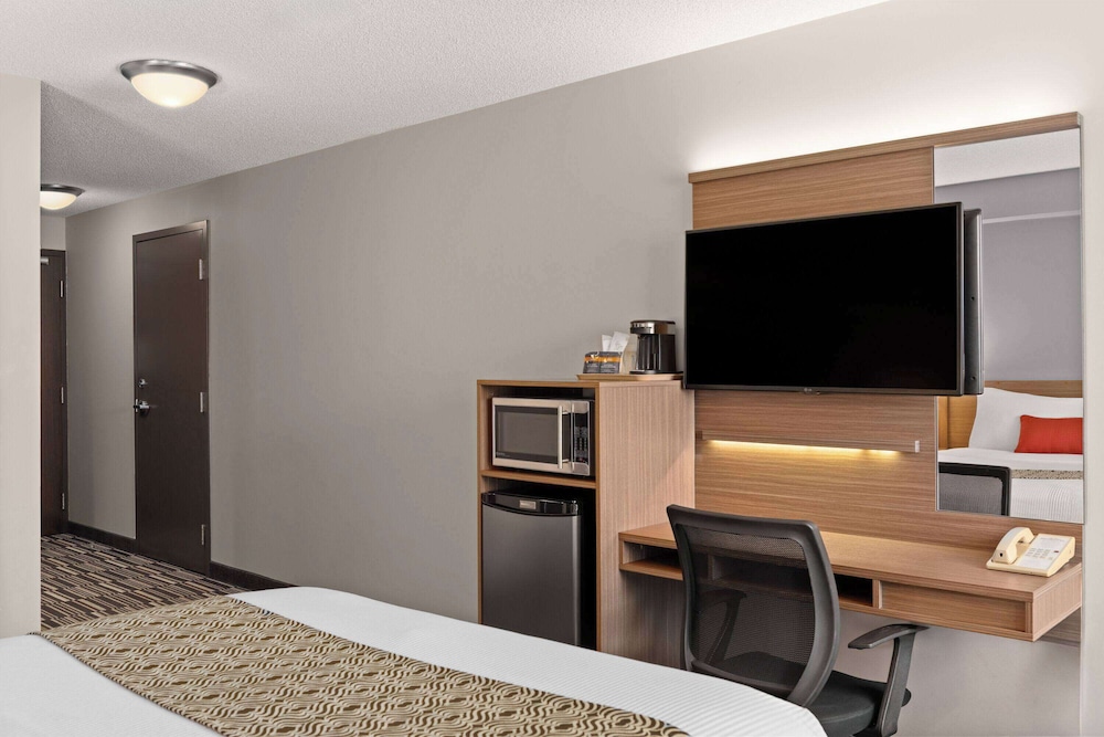 microtel inn and suites by wyndham kirkland lake