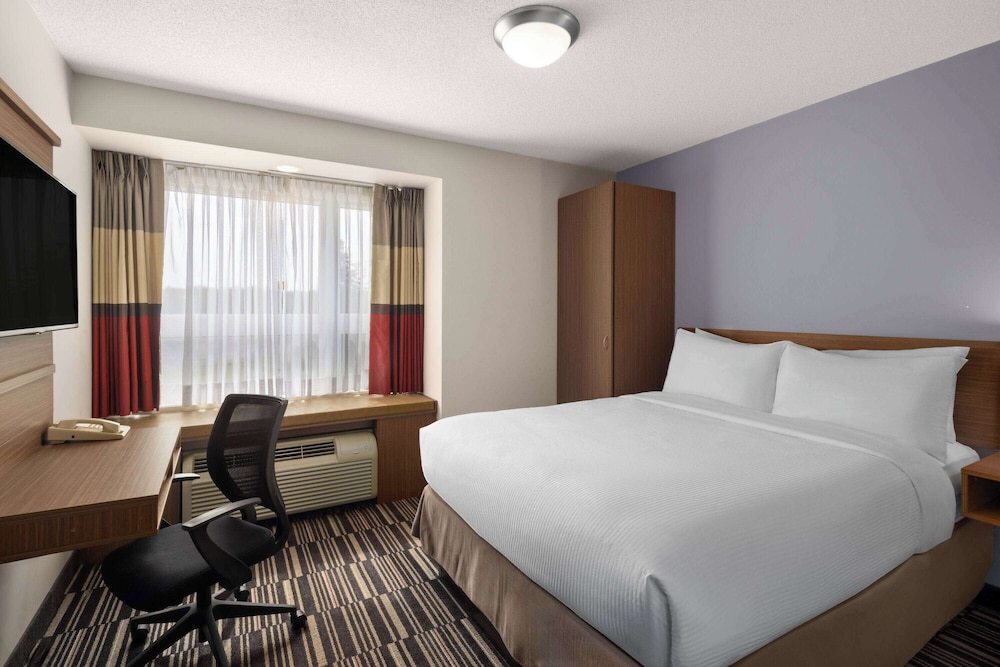 microtel inn and suites by wyndham kirkland lake