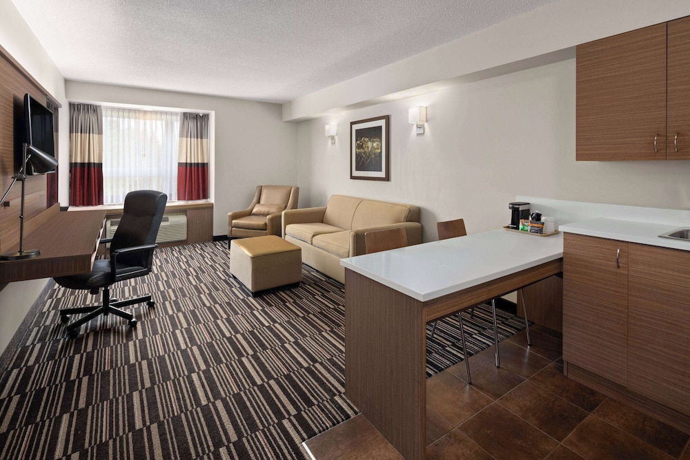 microtel inn and suites by wyndham kirkland lake