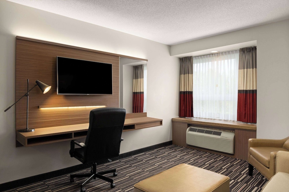 microtel inn and suites by wyndham kirkland lake