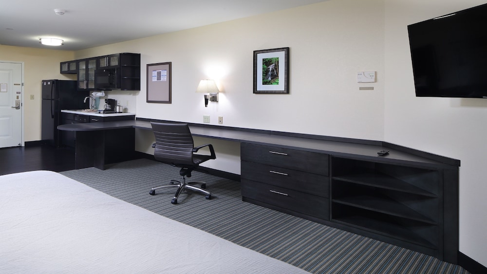 candlewood suites newark south university area by ihg