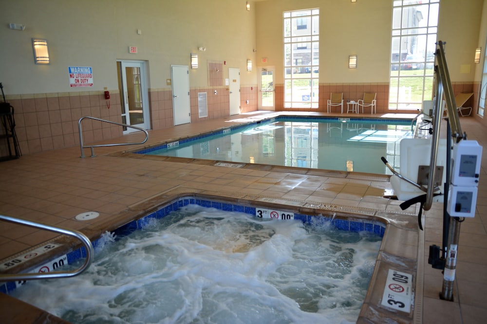 candlewood suites youngstown w i 80 niles area by ihg