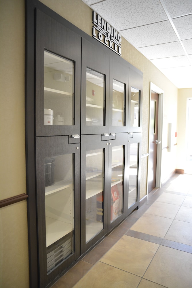 candlewood suites youngstown w i 80 niles area by ihg