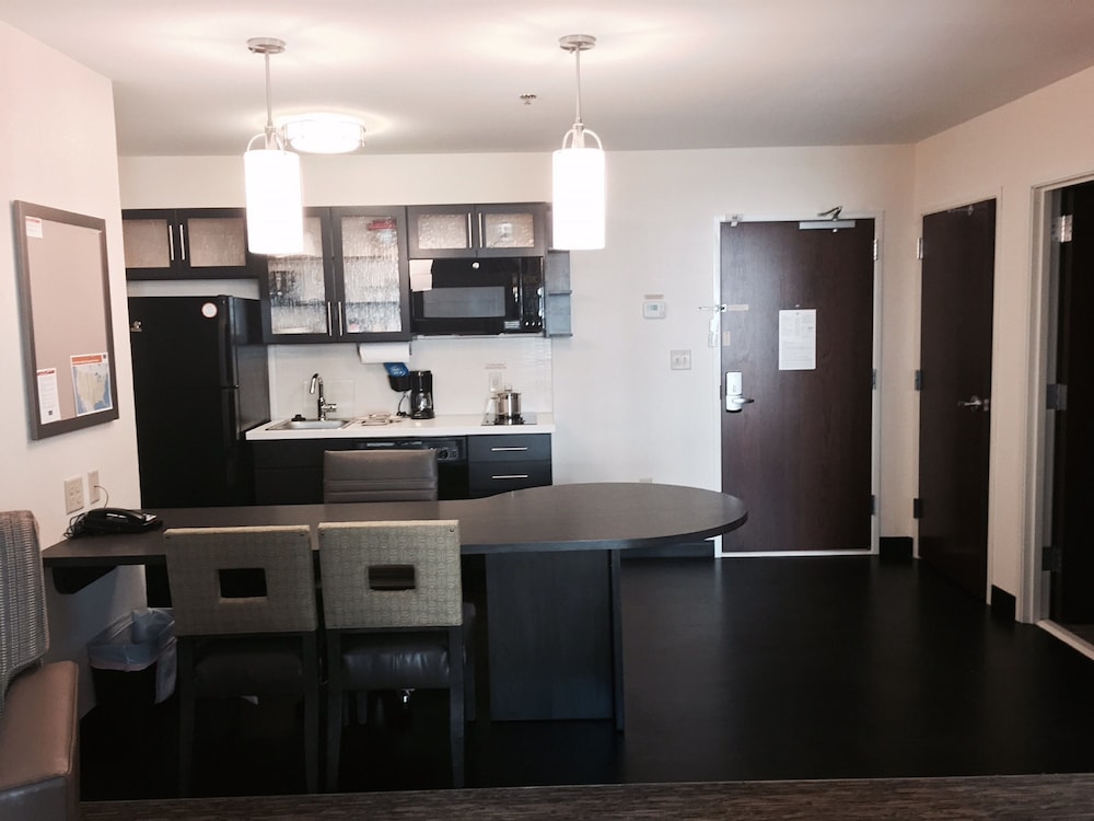 candlewood suites youngstown w i 80 niles area by ihg