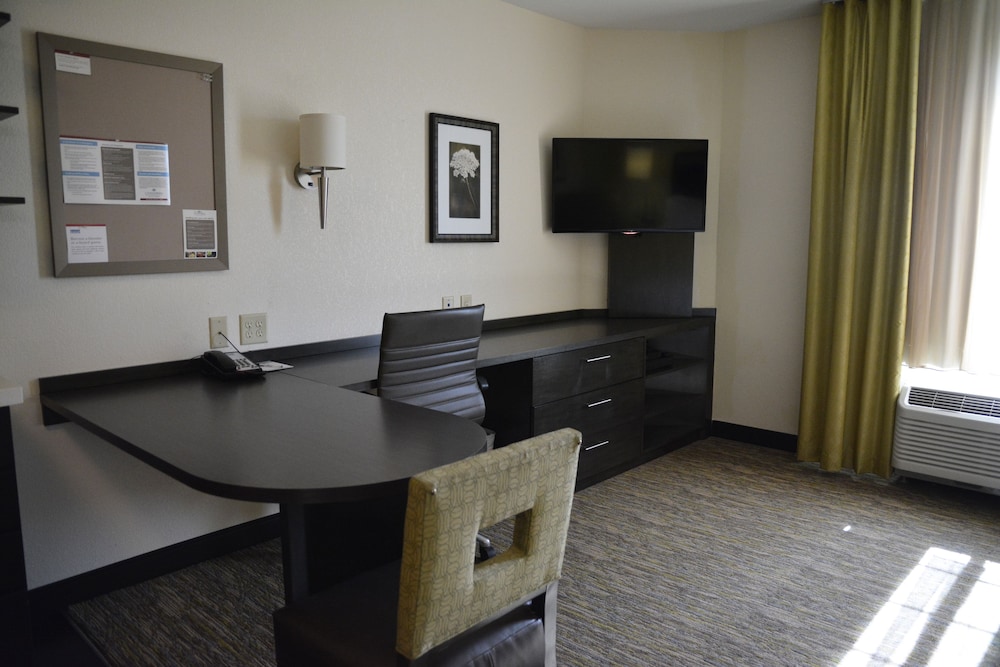 candlewood suites youngstown w i 80 niles area by ihg