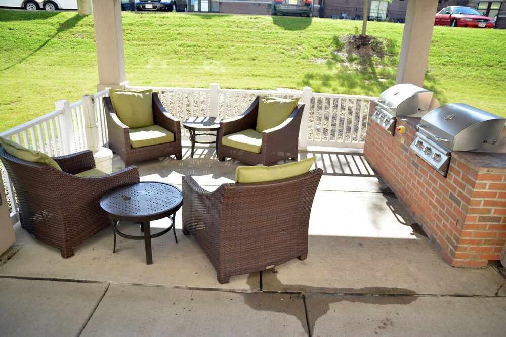candlewood suites youngstown w i 80 niles area by ihg