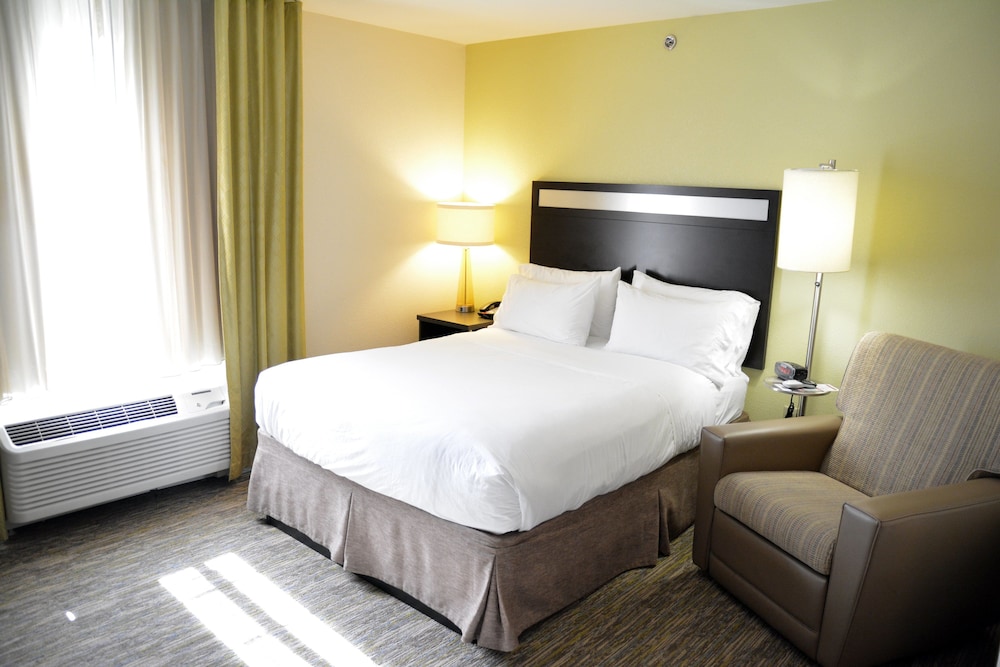 candlewood suites youngstown w i 80 niles area by ihg
