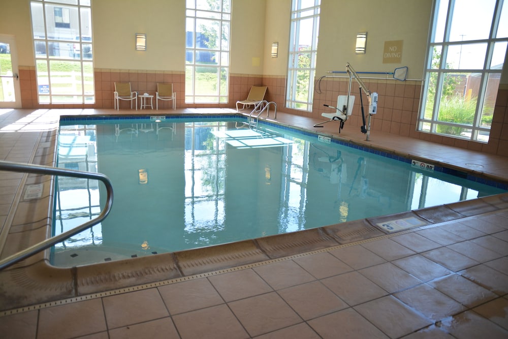 candlewood suites youngstown w i 80 niles area by ihg
