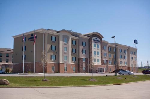 candlewood suites youngstown w i 80 niles area by ihg