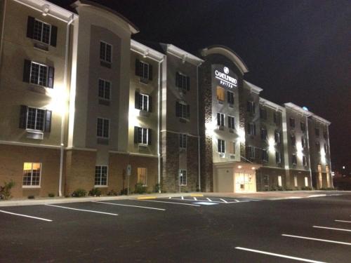 candlewood suites youngstown w i 80 niles area by ihg
