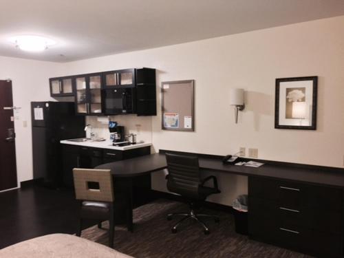 candlewood suites youngstown w i 80 niles area by ihg