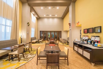 hampton inn waynesboro