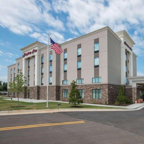 hampton inn waynesboro