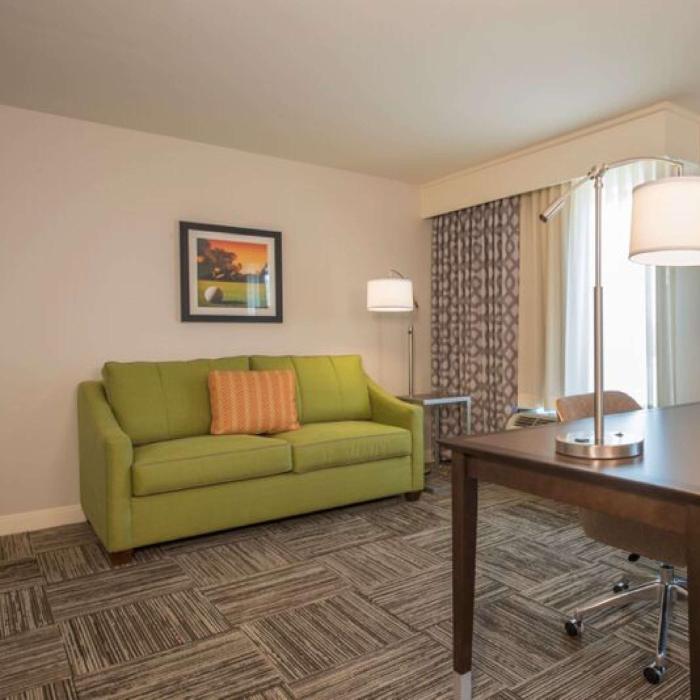 hampton inn waynesboro