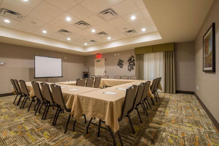 hampton inn waynesboro