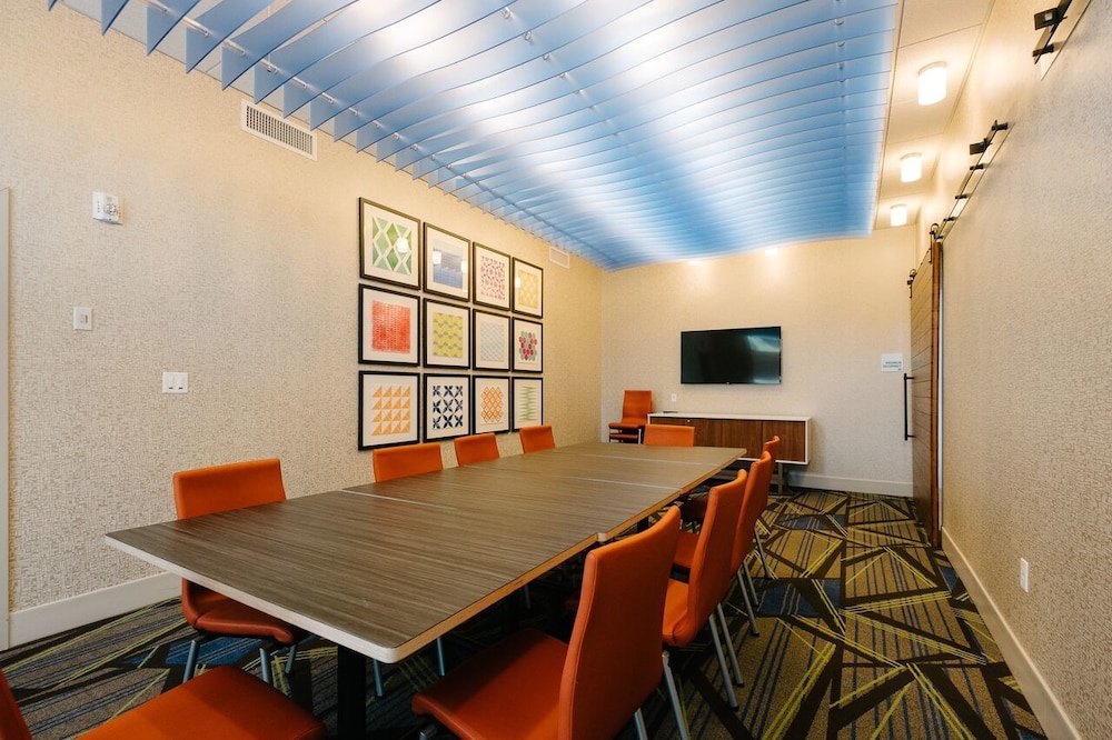 holiday inn express and suites eagan minneapolis area