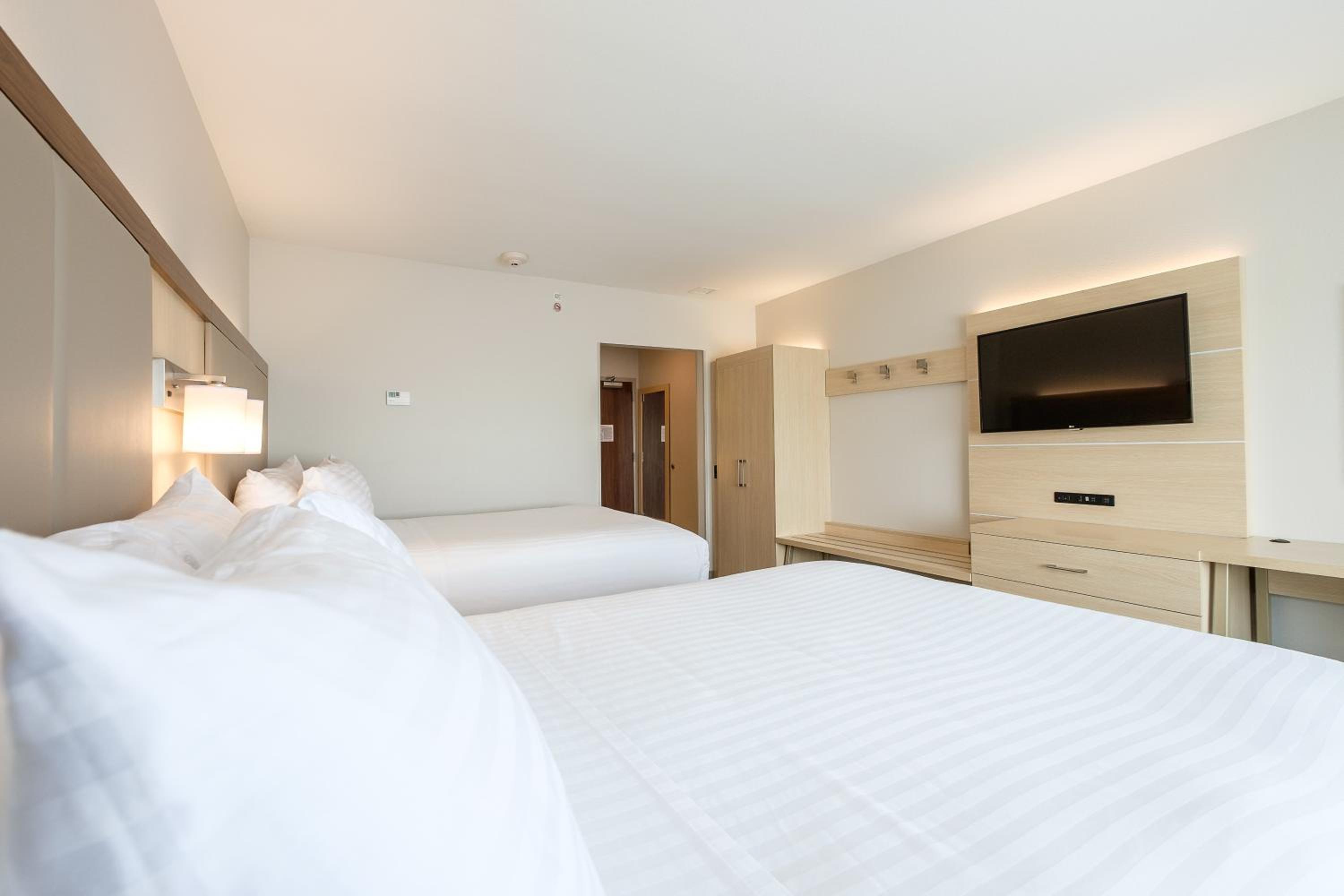 holiday inn express and suites eagan minneapolis area