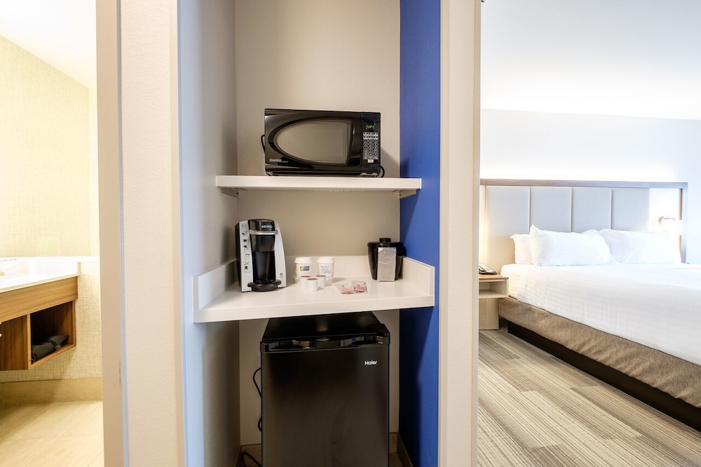 holiday inn express and suites eagan minneapolis area