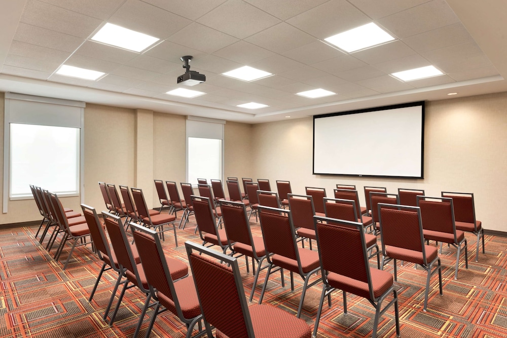 home2 suites by hilton milwaukee brookfield