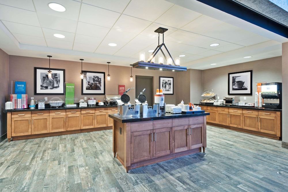 Hampton Inn & Suites North Huntingdon-Irwin,Greensburg>>Adamsburg,3 star
