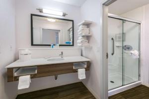 hampton inn and suites san antonio brooks city base