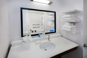 hampton inn and suites san antonio brooks city base