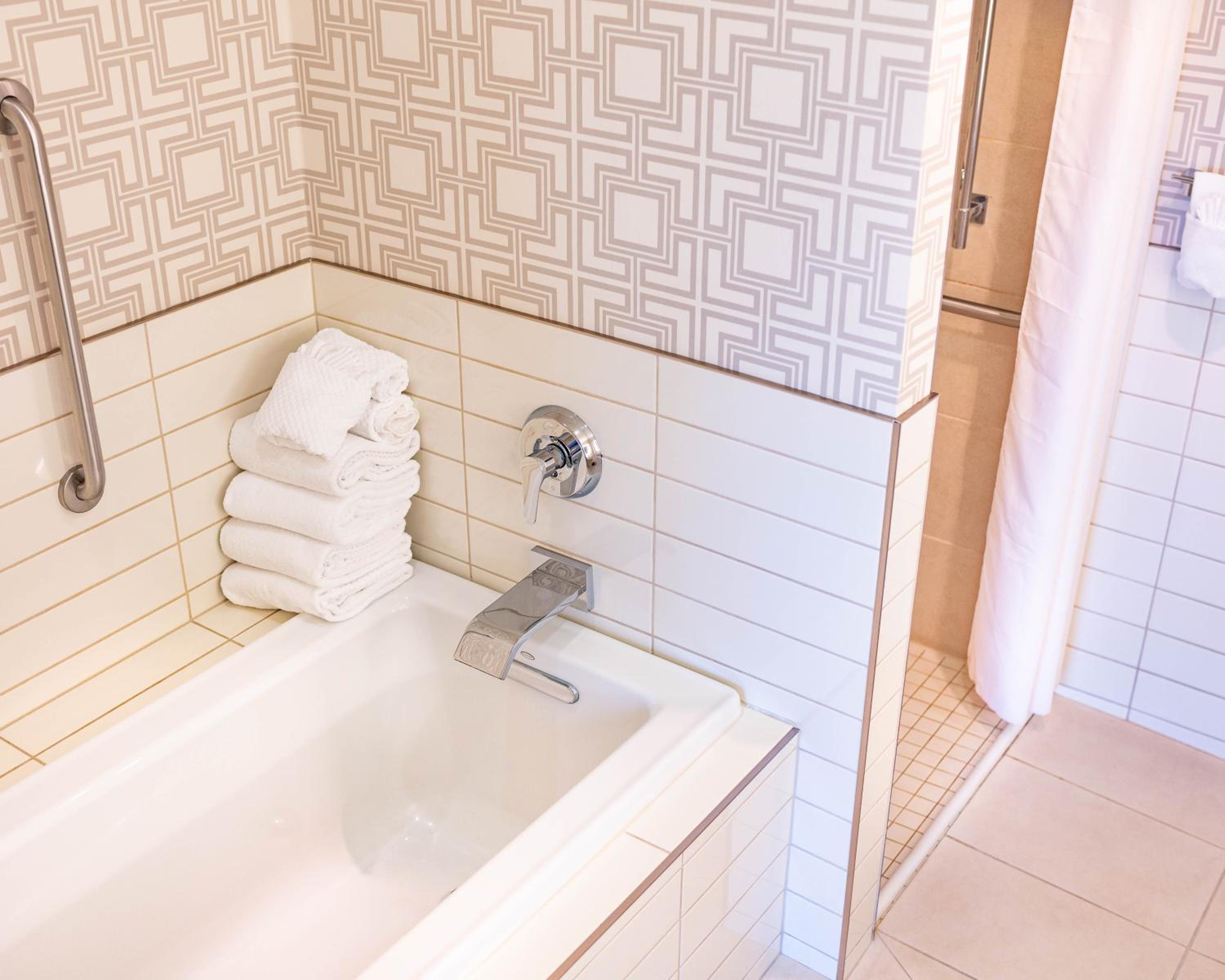 the lismore eau claire a doubletree by hilton