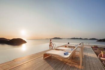 crowne plaza ningbo xiangshan sea view by ihg