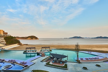 crowne plaza ningbo xiangshan sea view by ihg