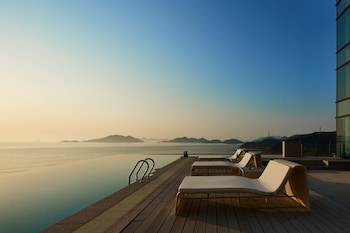 crowne plaza ningbo xiangshan sea view by ihg