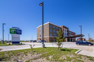 Holiday Inn Express & Suites Blackwell By Ihg,Ponca City>>Blackwell,3 star