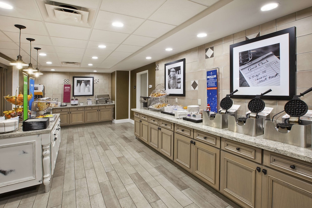 hampton inn and suites alliance