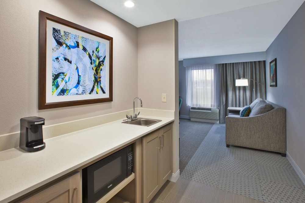 hampton inn and suites alliance