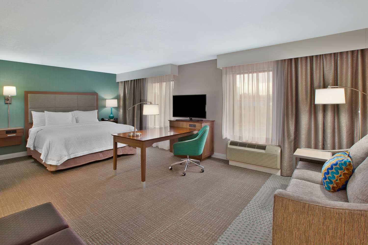 hampton inn and suites alliance