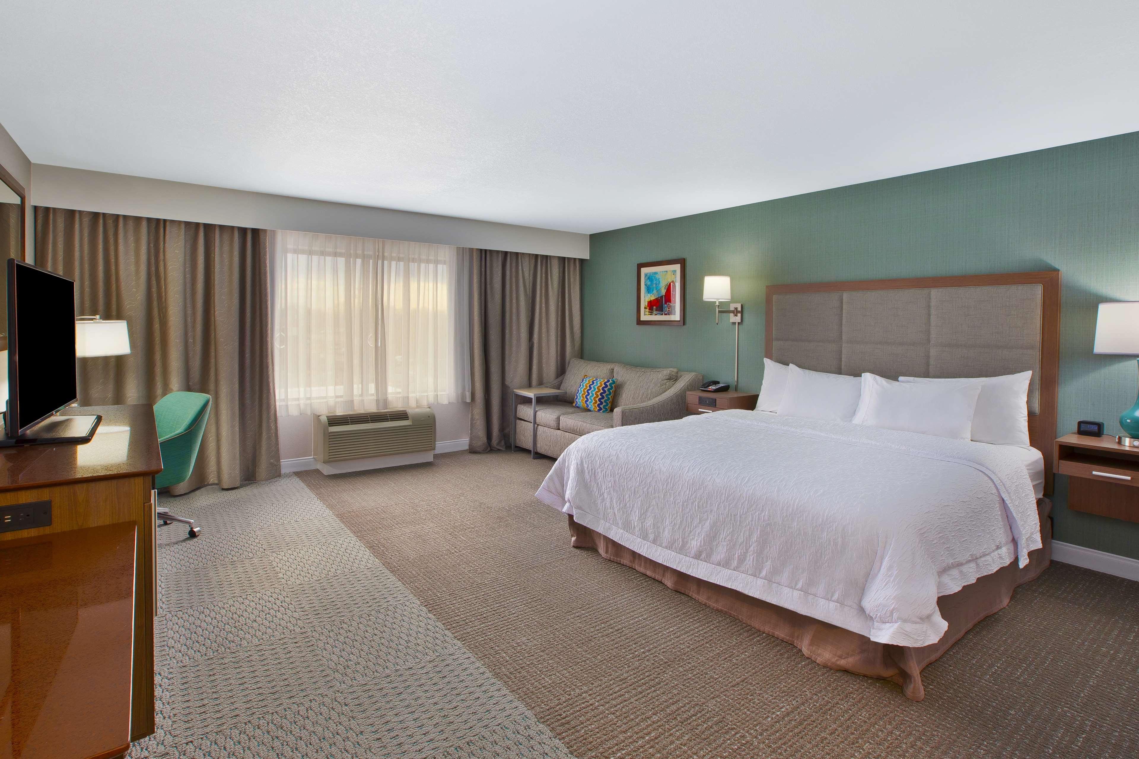 hampton inn and suites alliance