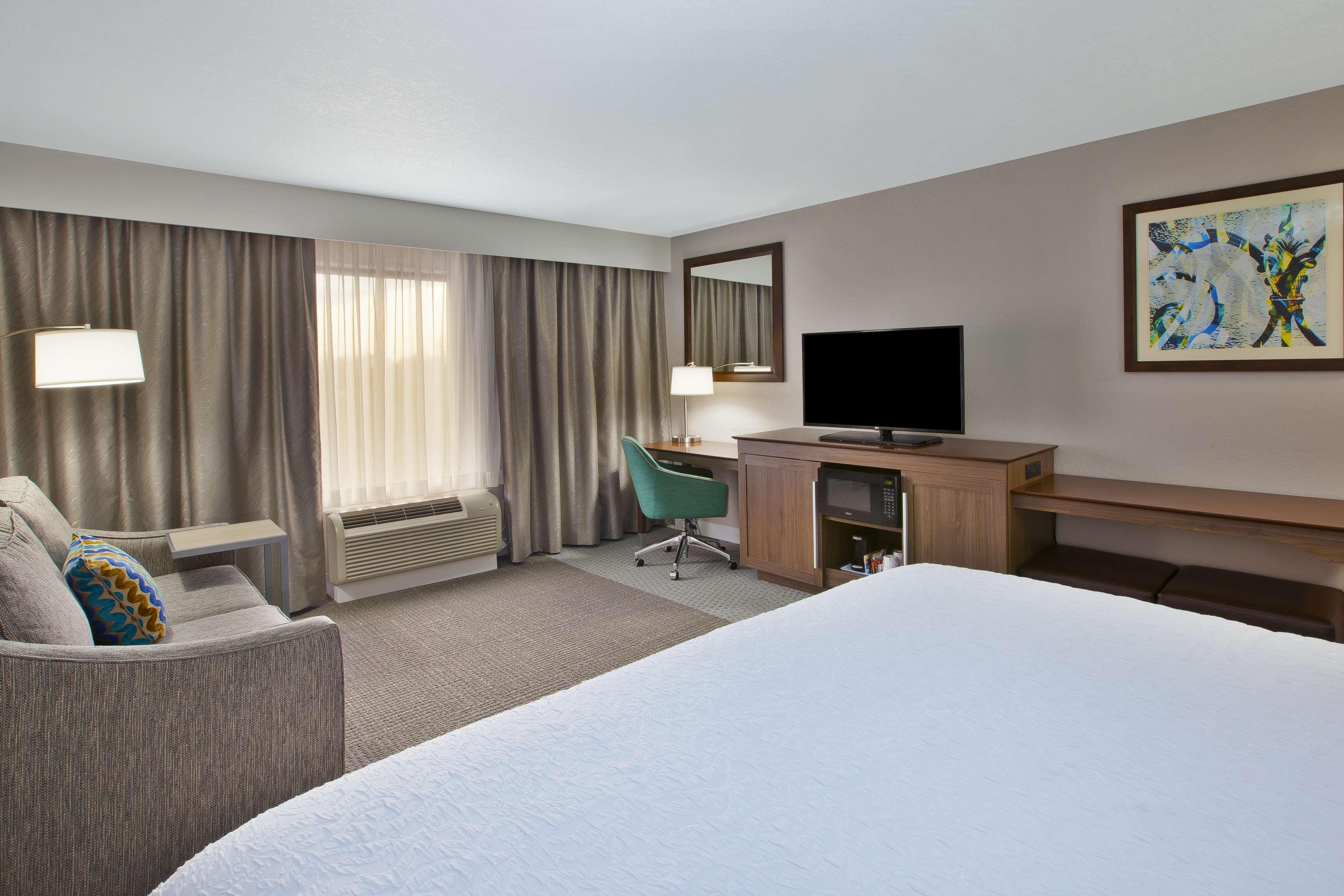 hampton inn and suites alliance