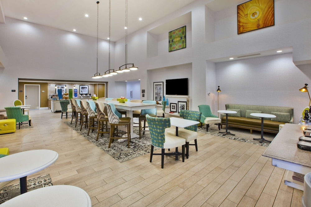 hampton inn and suites alliance