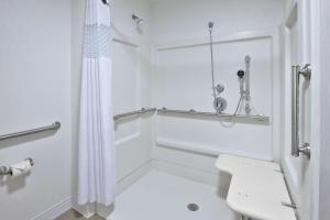 Hampton Inn & Suites Alliance,Stark County>>Alliance,3 star