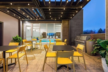 home2 suites by hilton york