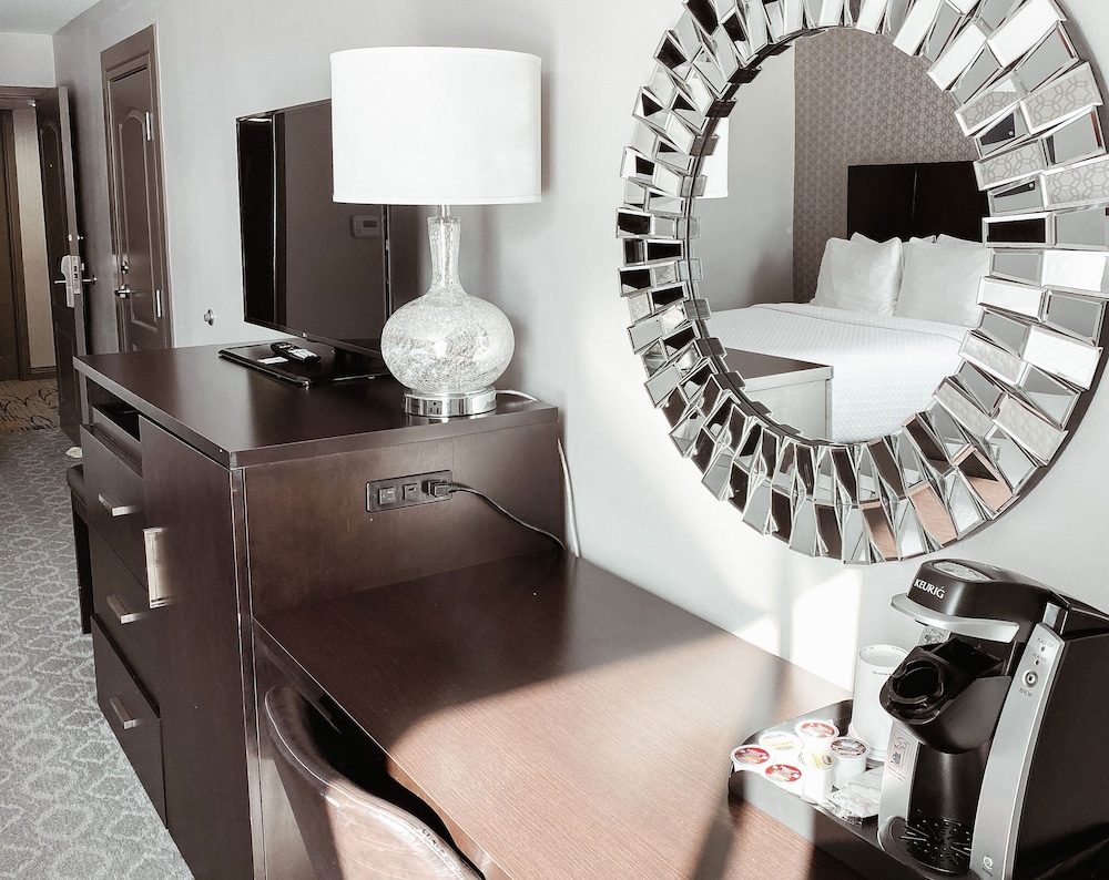 crowne plaza chicago sw burr ridge by ihg