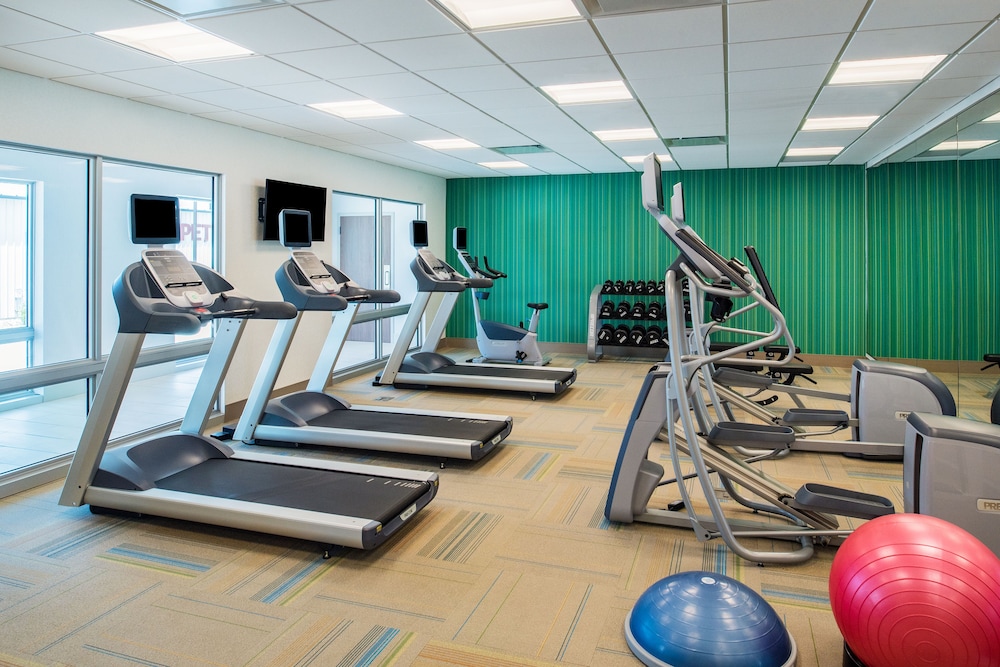 holiday inn express and suites kingdom city by ihg
