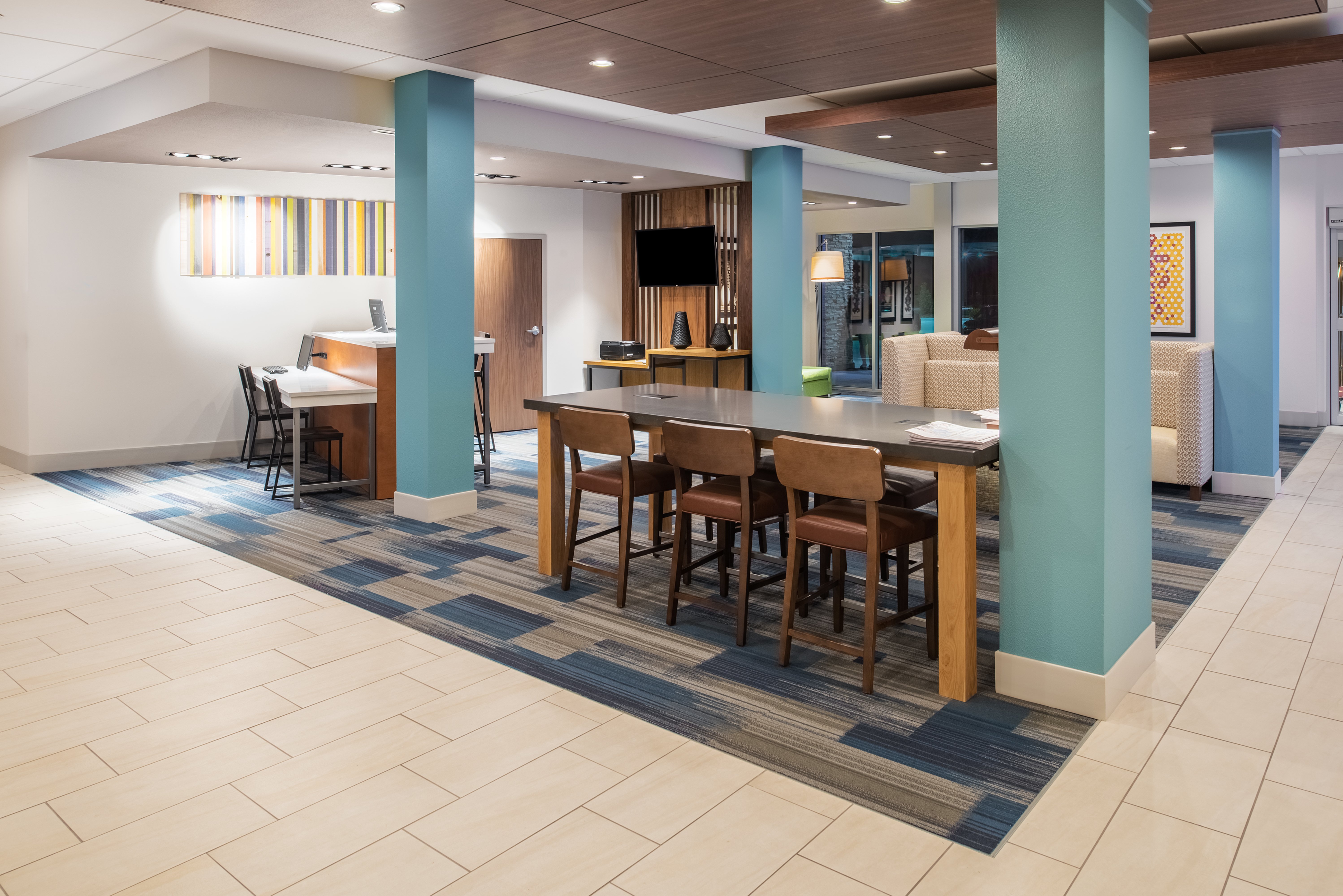 holiday inn express and suites kingdom city by ihg