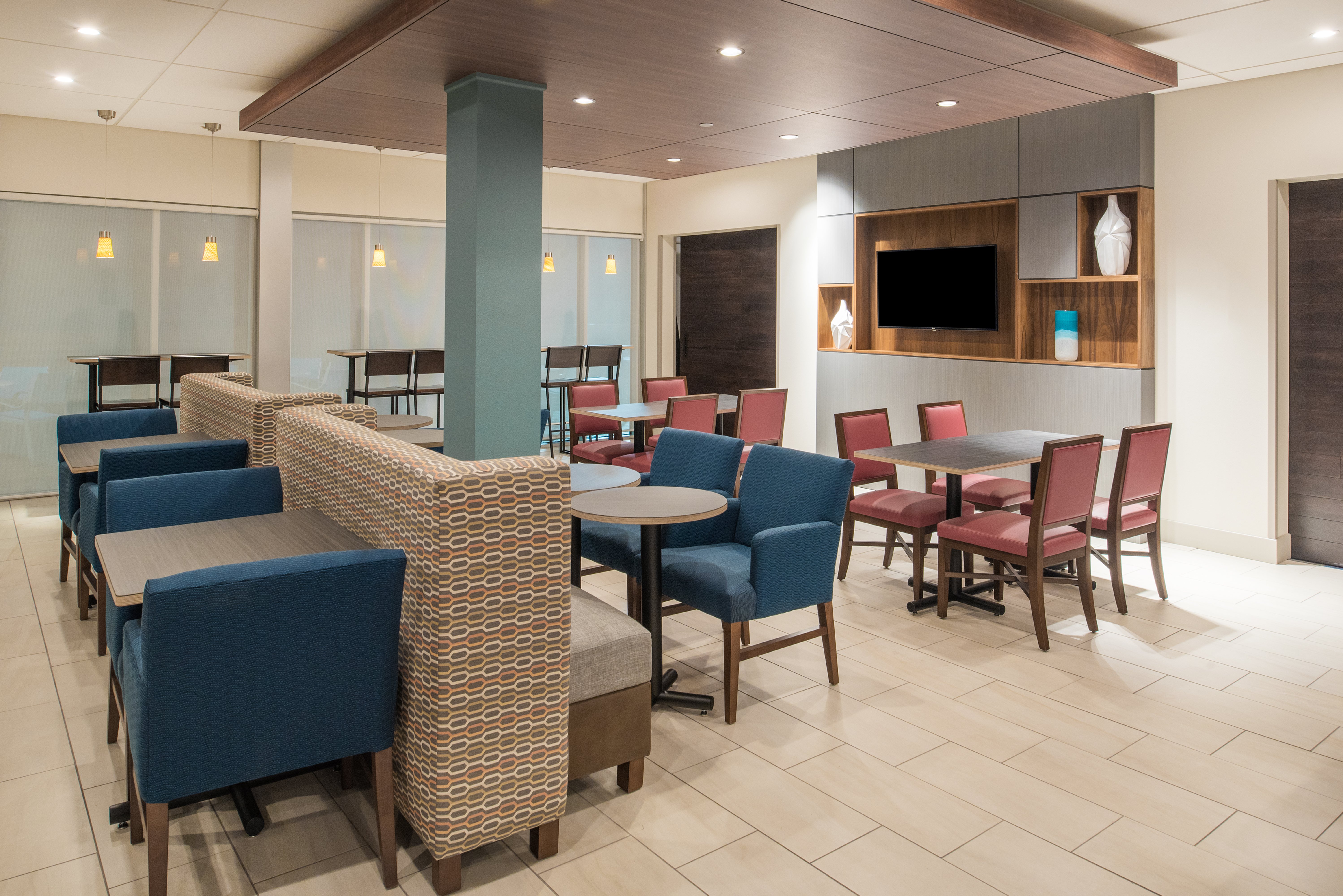 holiday inn express and suites kingdom city by ihg