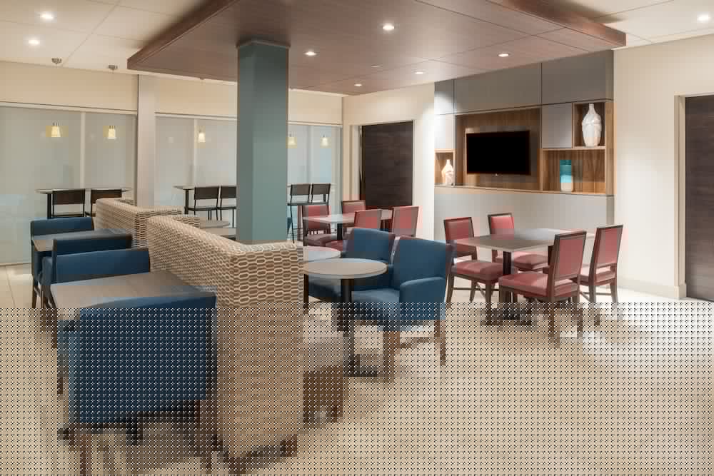 holiday inn express and suites kingdom city by ihg