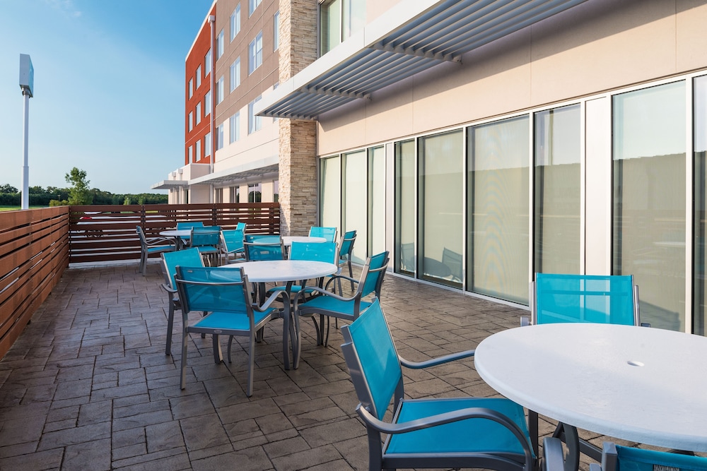 holiday inn express and suites kingdom city by ihg