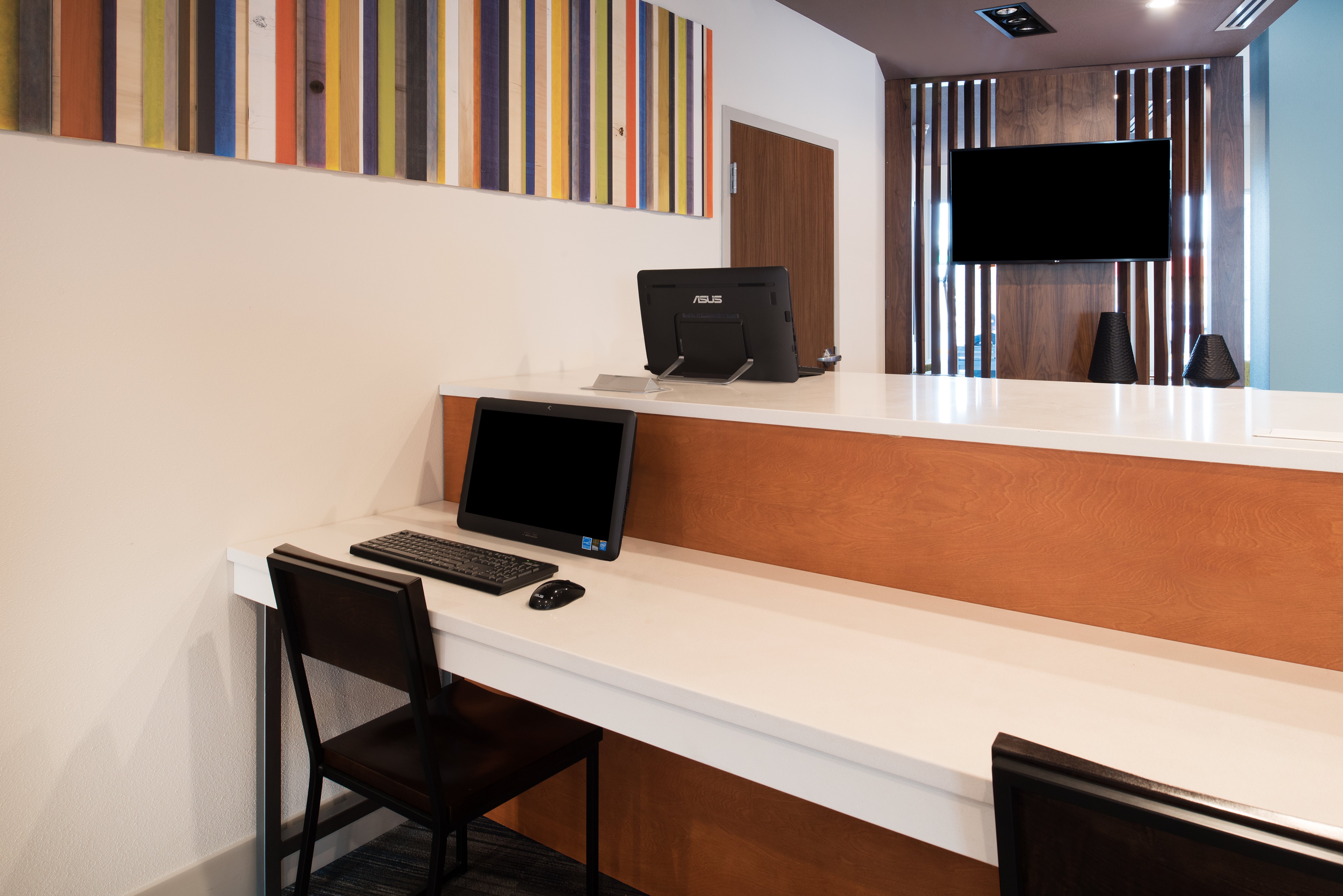 holiday inn express and suites kingdom city by ihg
